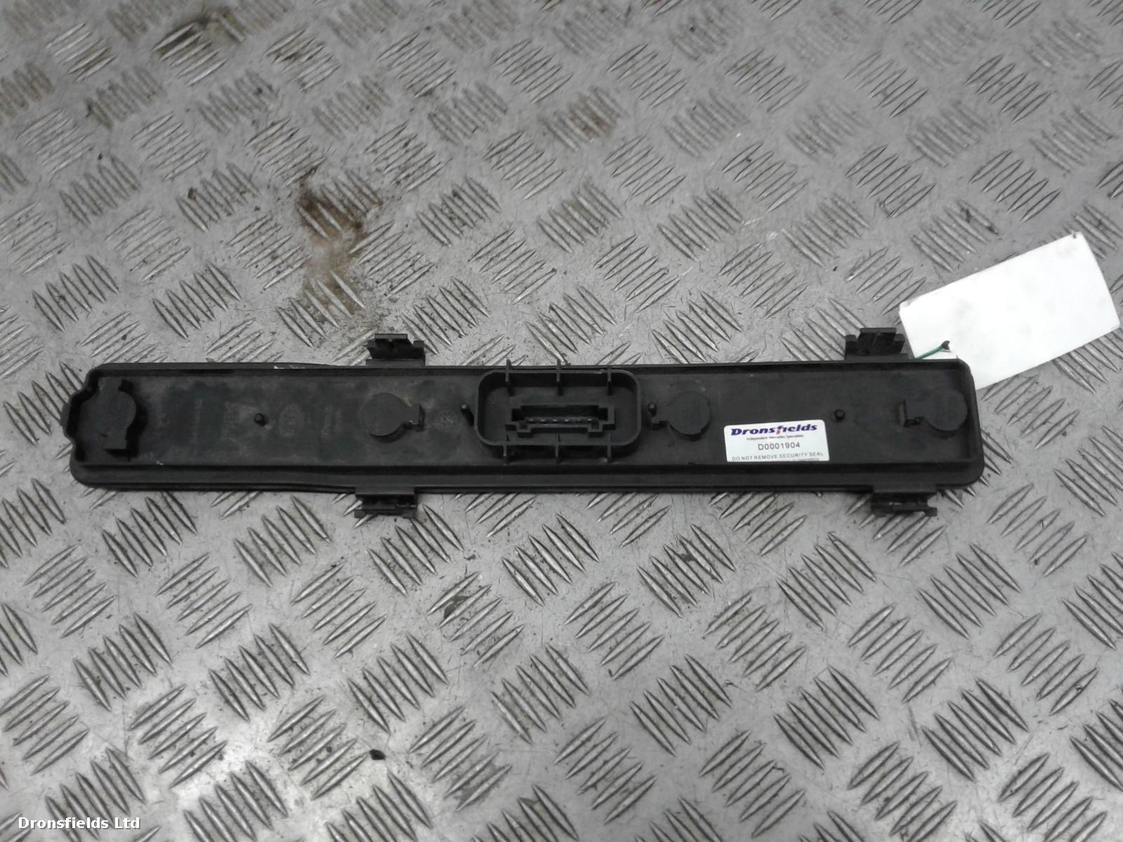 View Auto part L Bulb Holder Mercedes Vito 2021