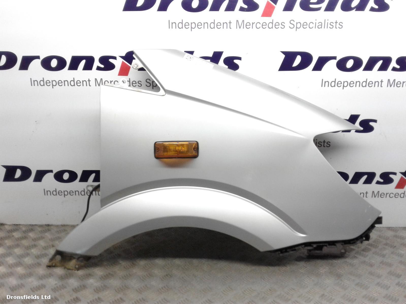 View Auto part R Wing Mercedes Sprinter 2015