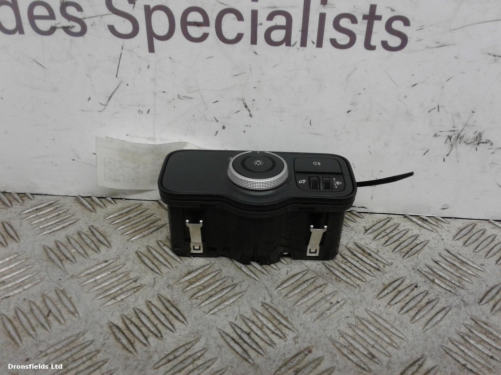 View Auto part Headlight Switch Mercedes Sprinter 2020