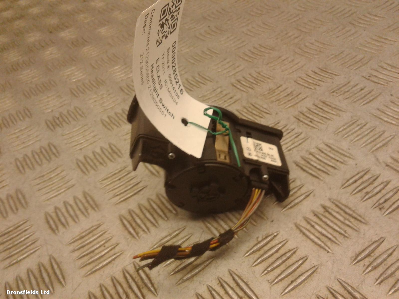 View Auto part Headlight Switch Mercedes E Class 2011