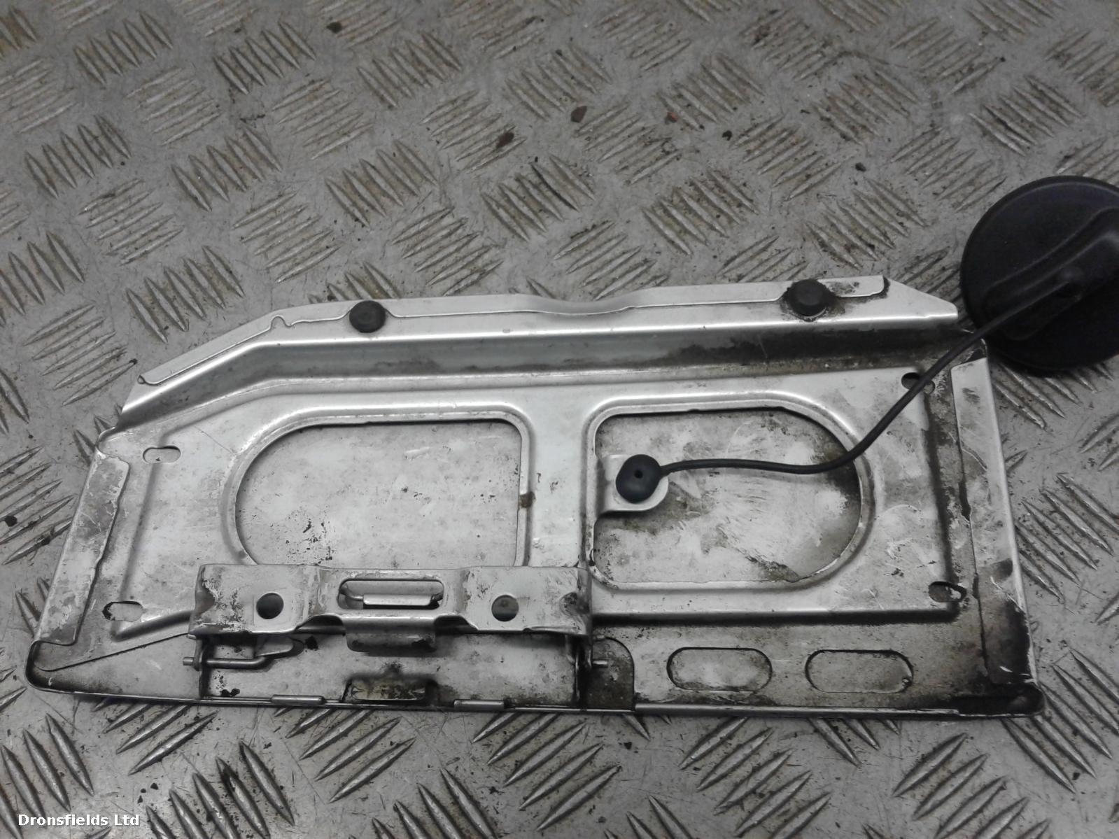 View Auto part Fuelcap Mercedes Sprinter 2016