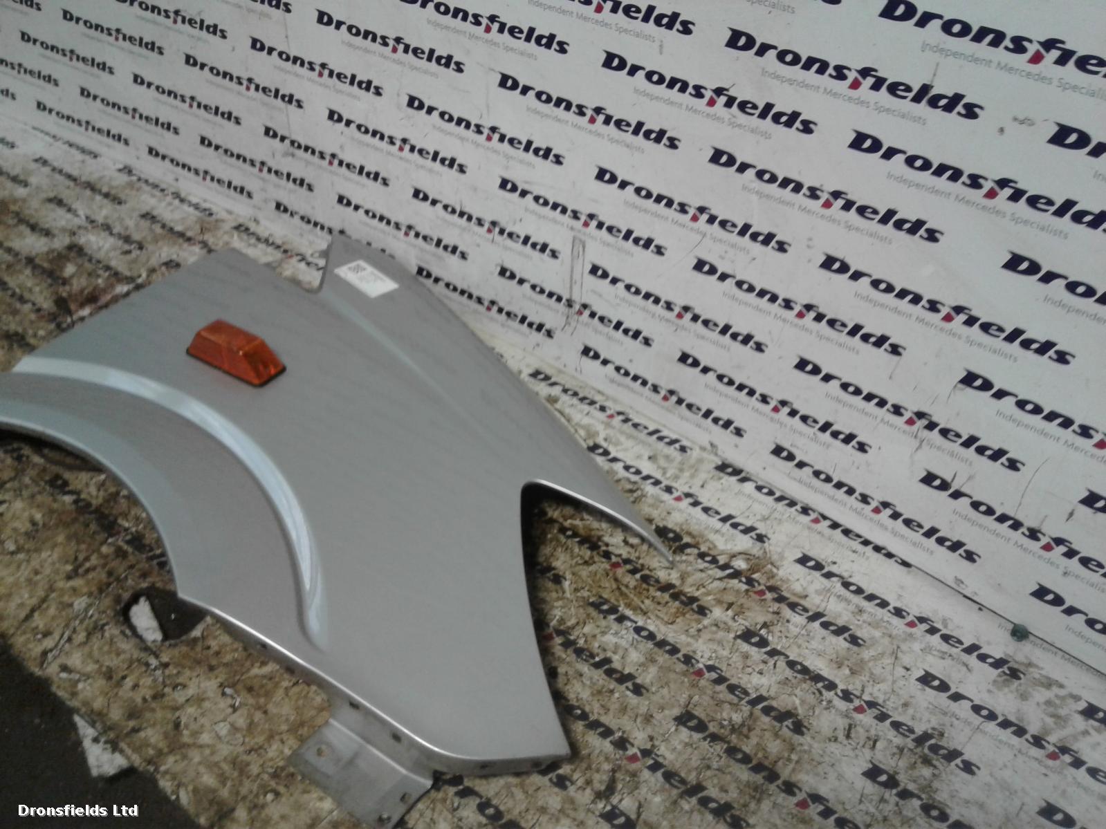 View Auto part R Wing Mercedes Sprinter 2015
