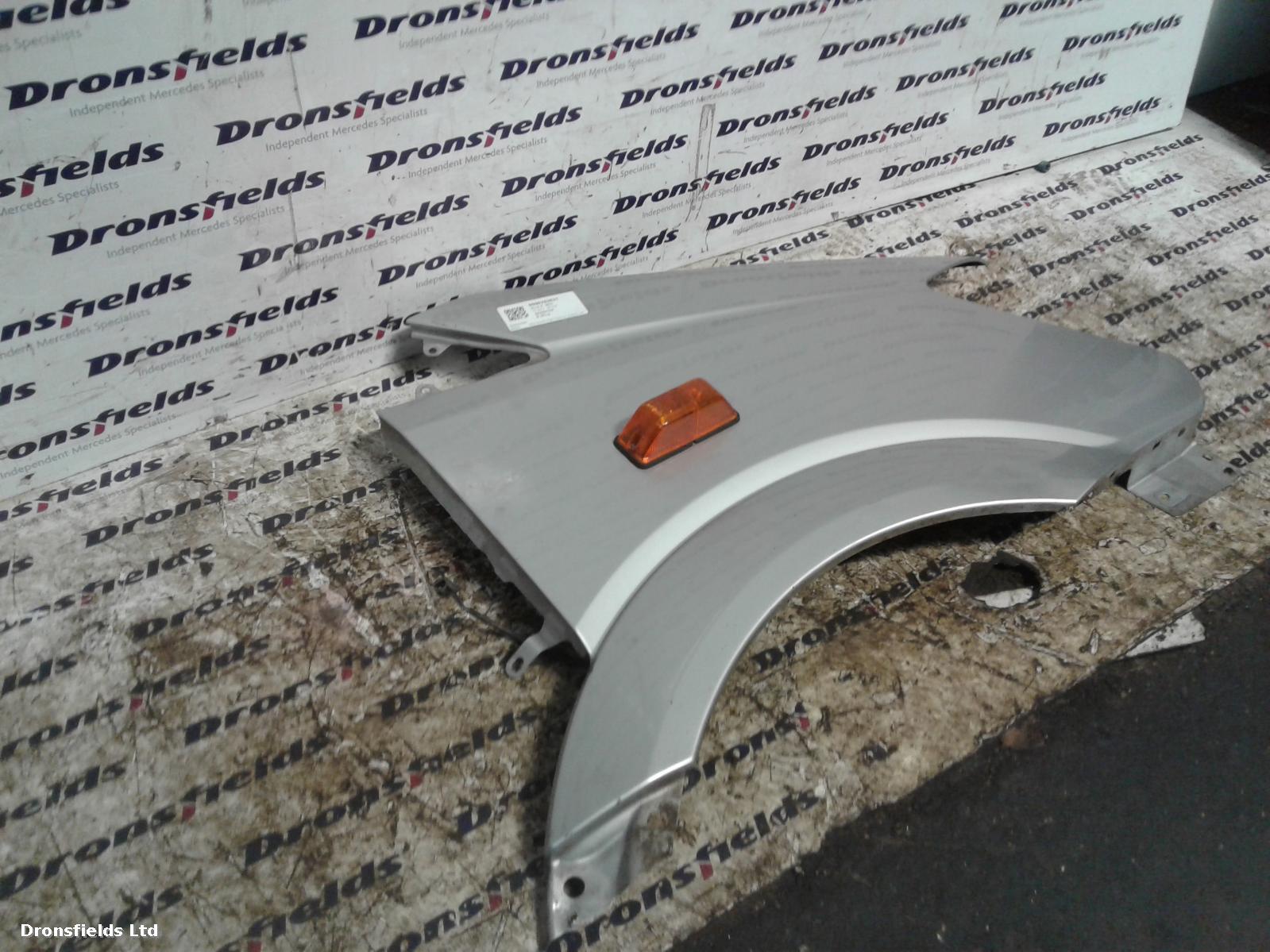 View Auto part R Wing Mercedes Sprinter 2015