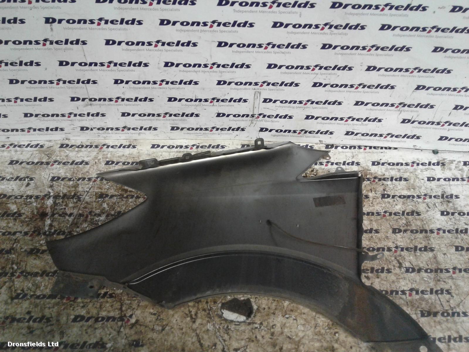 View Auto part R Wing Mercedes Sprinter 2015