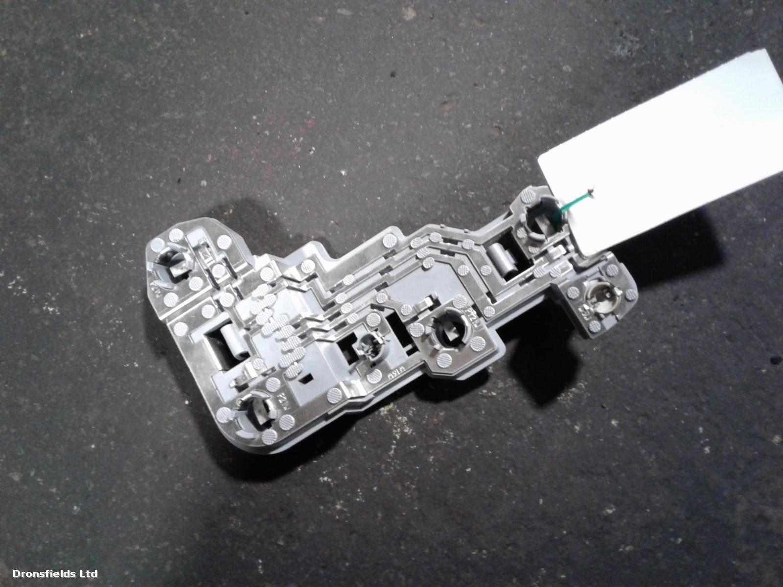 View Auto part R Bulb Holder Mercedes C Class 2009