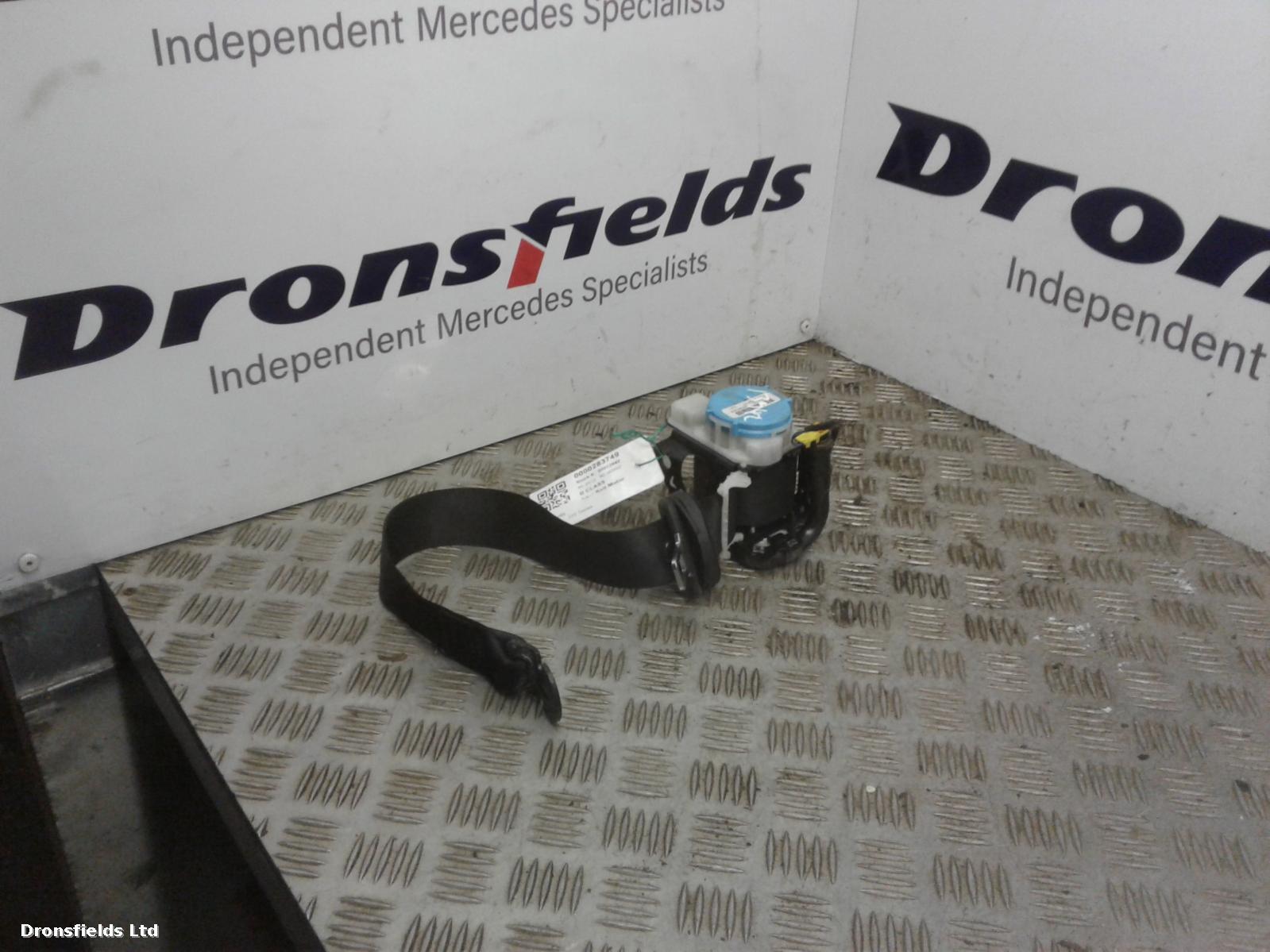 View Auto part Seat Belt Motor Mercedes B Class 2012