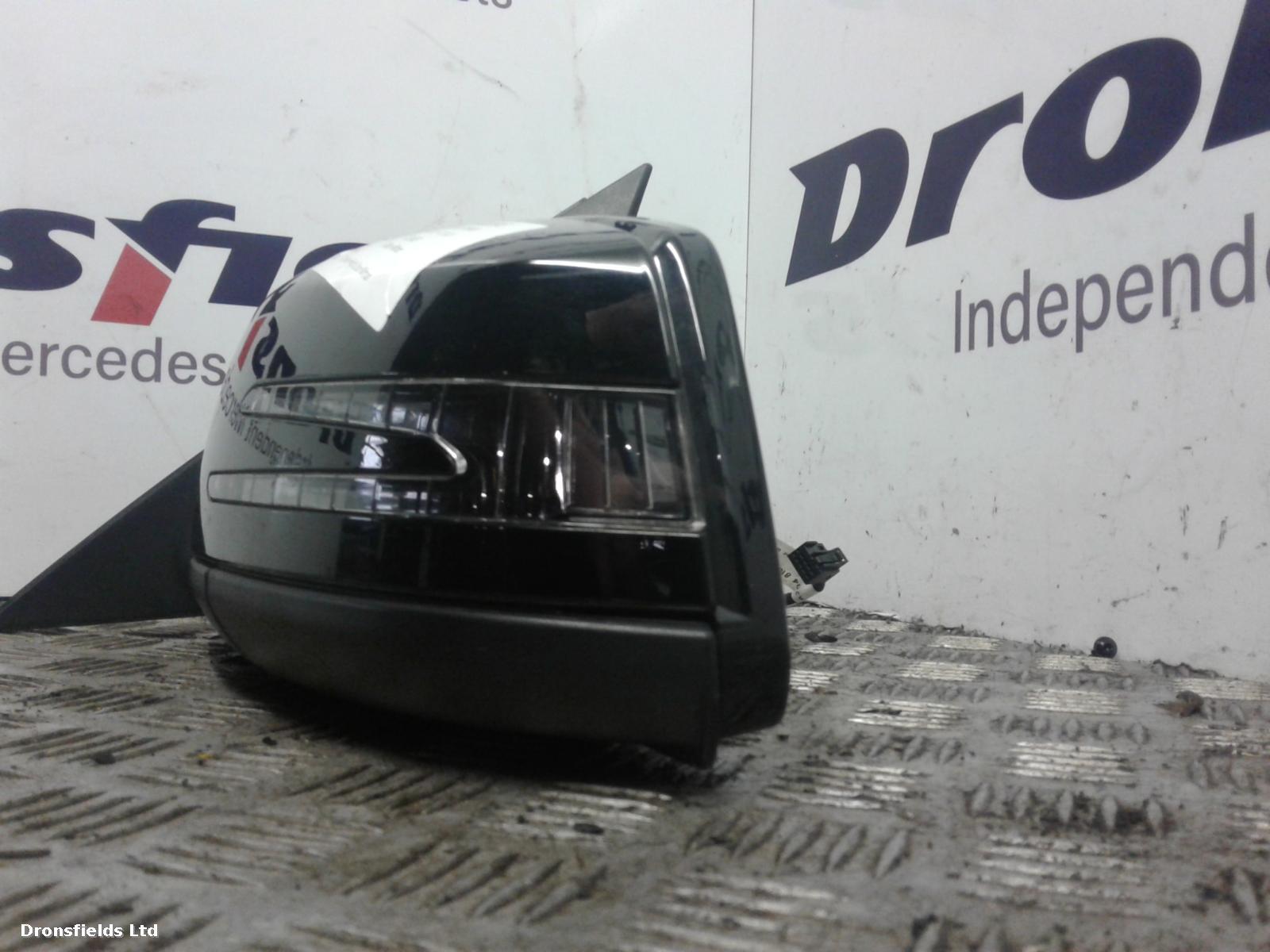View Auto part R Door Mirror Mercedes C Class 2011
