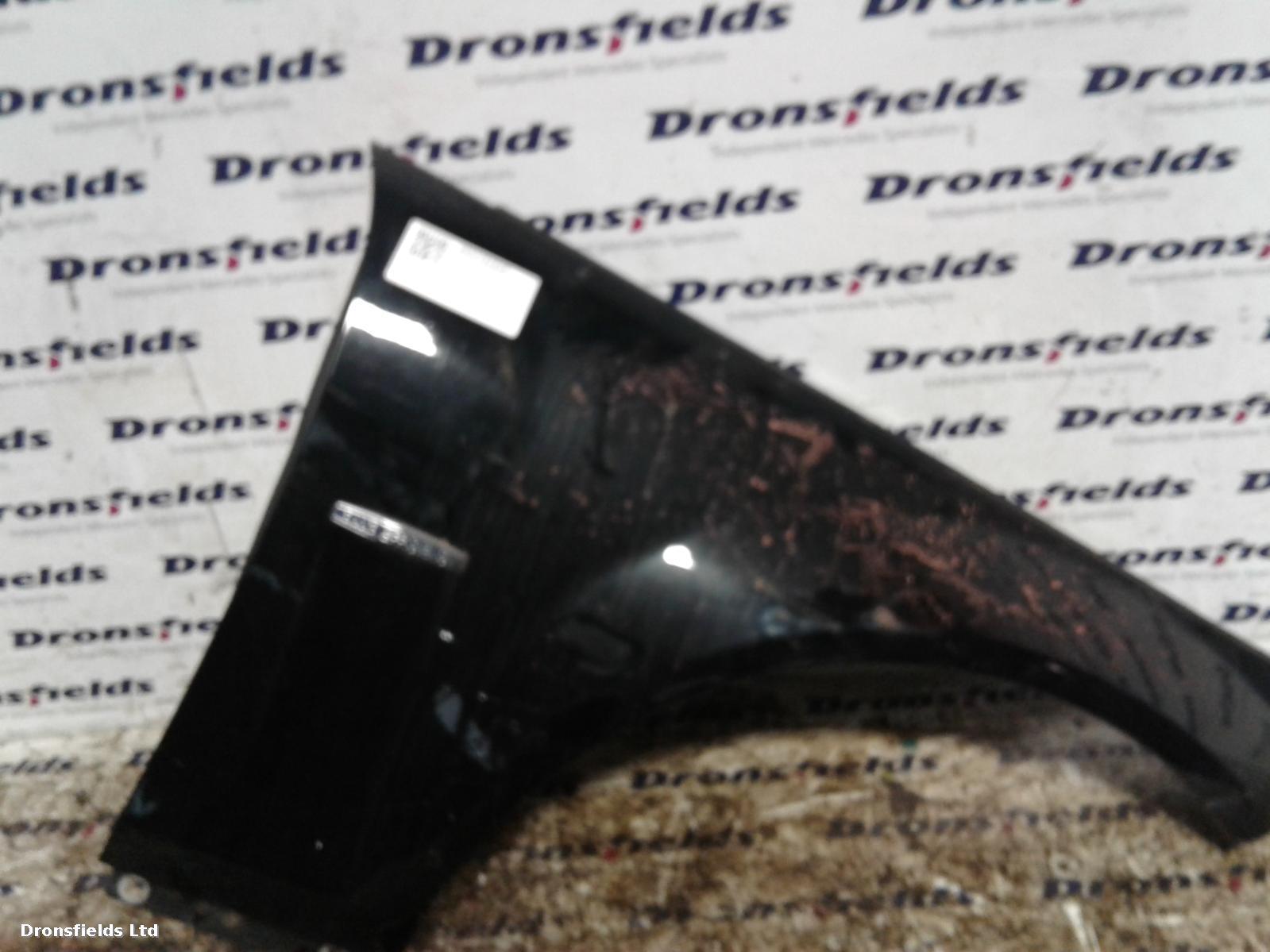 View Auto part R Wing Mercedes C Class 2011