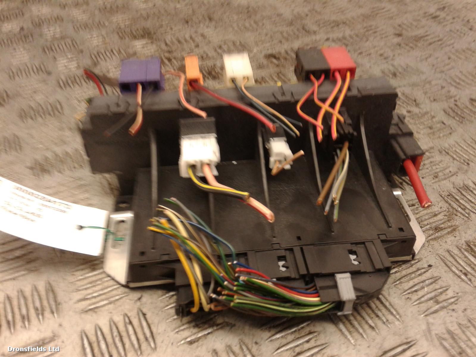 View Auto part Fuse Box Mercedes Cl Class 2004
