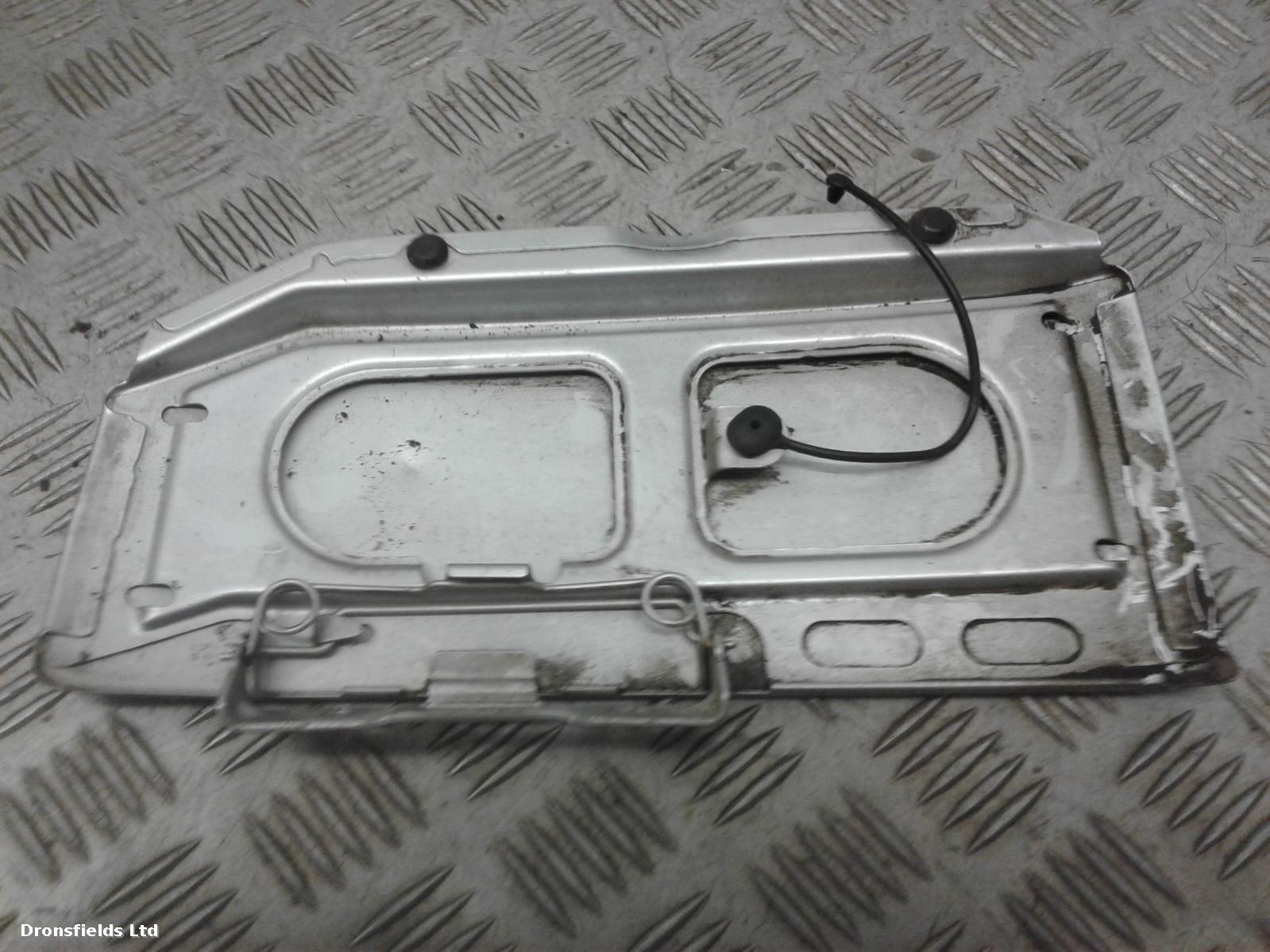 View Auto part Fuelcap Mercedes Sprinter 2016