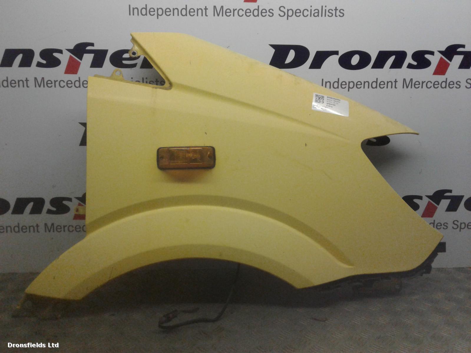 View Auto part R Wing Mercedes Sprinter 2014