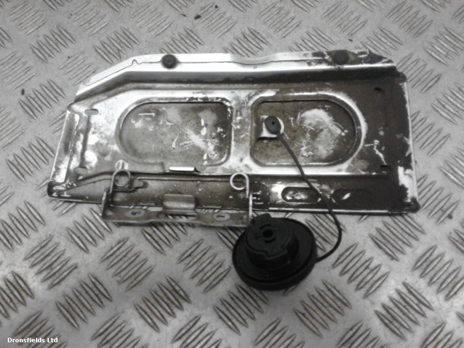 View Auto part Fuelcap Mercedes Sprinter 2016