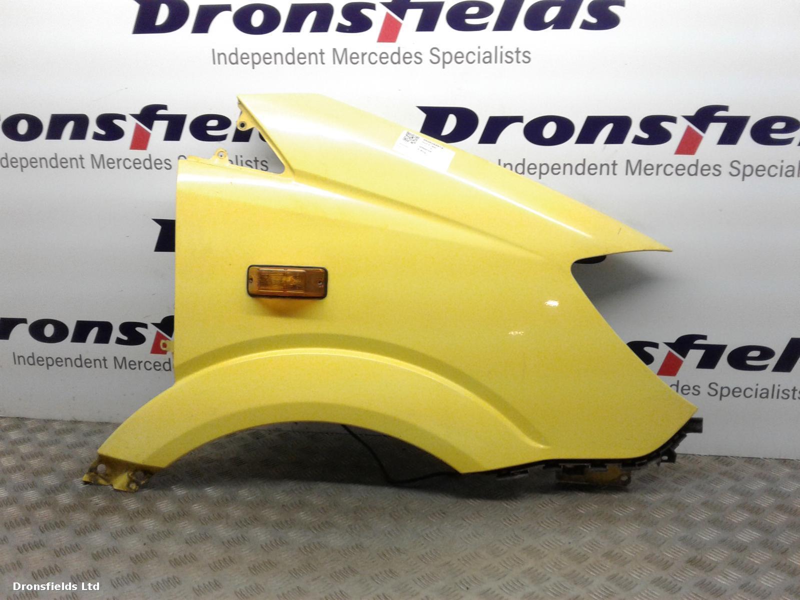 View Auto part R Wing Mercedes Sprinter 2015