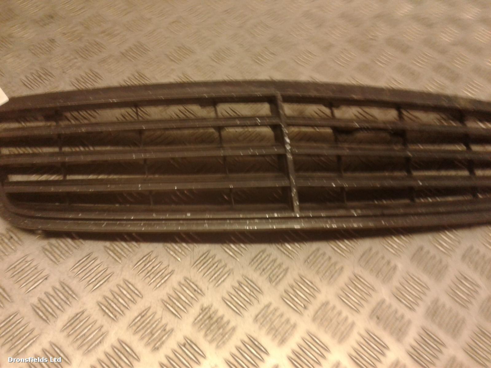 View Auto part Grille Mercedes C Class 2004
