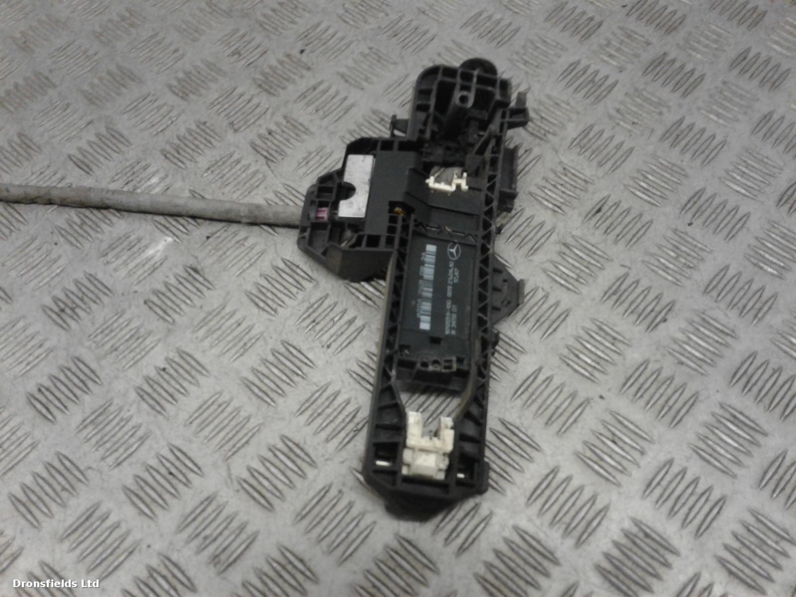 View Auto part Door Lock Assembly Mercedes E Class 2012