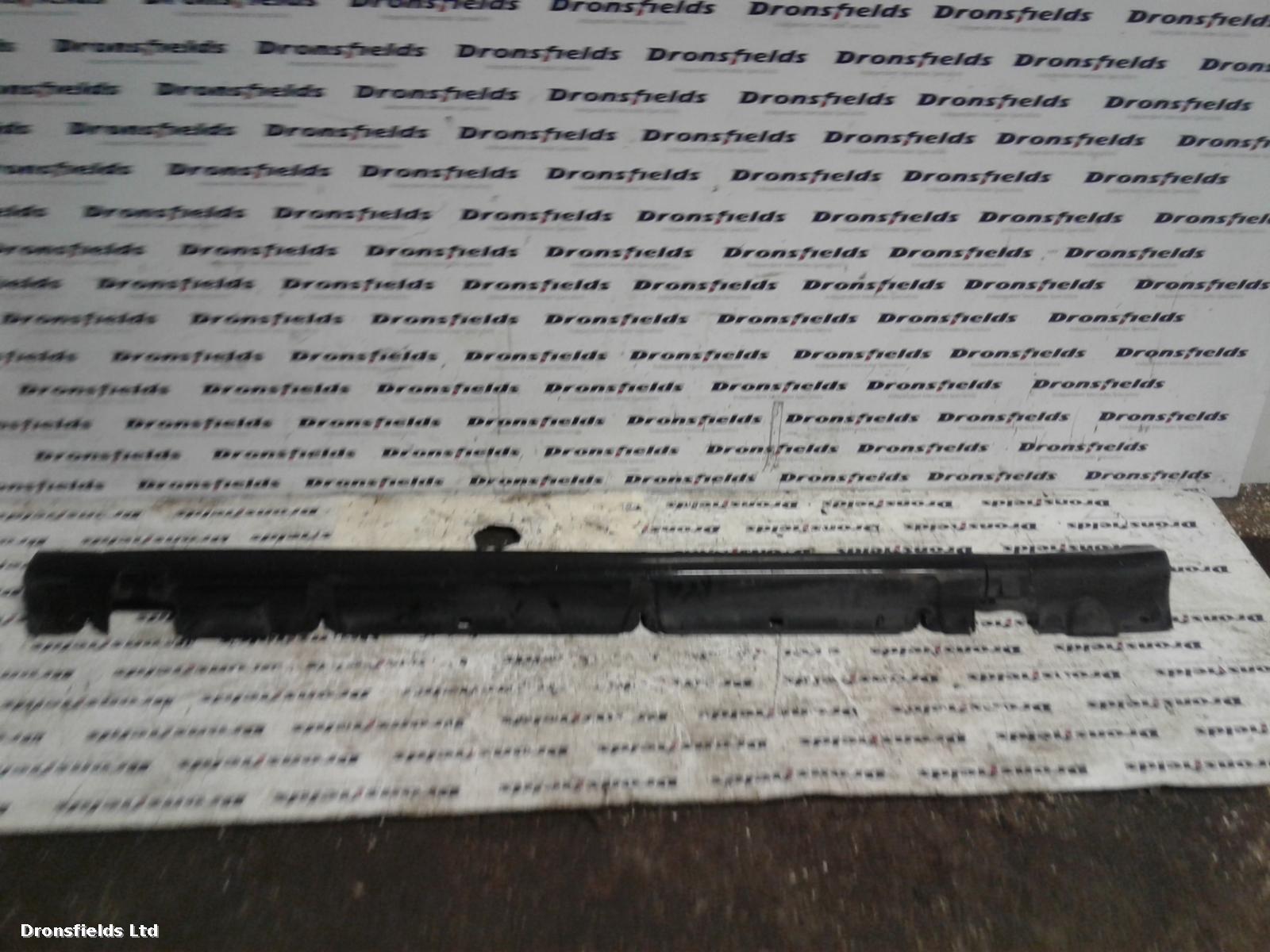 View Auto part Side Skirt Mercedes C Class 2018