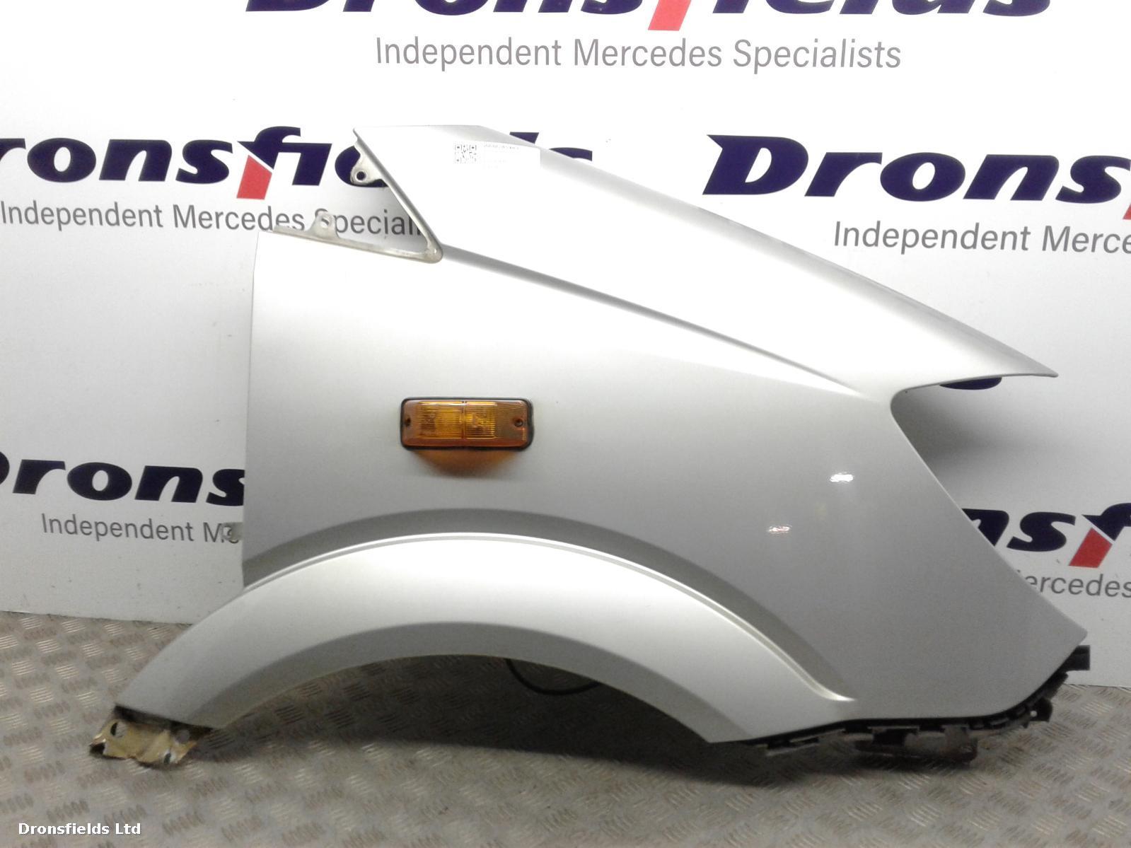 View Auto part R Wing Mercedes Sprinter 2016