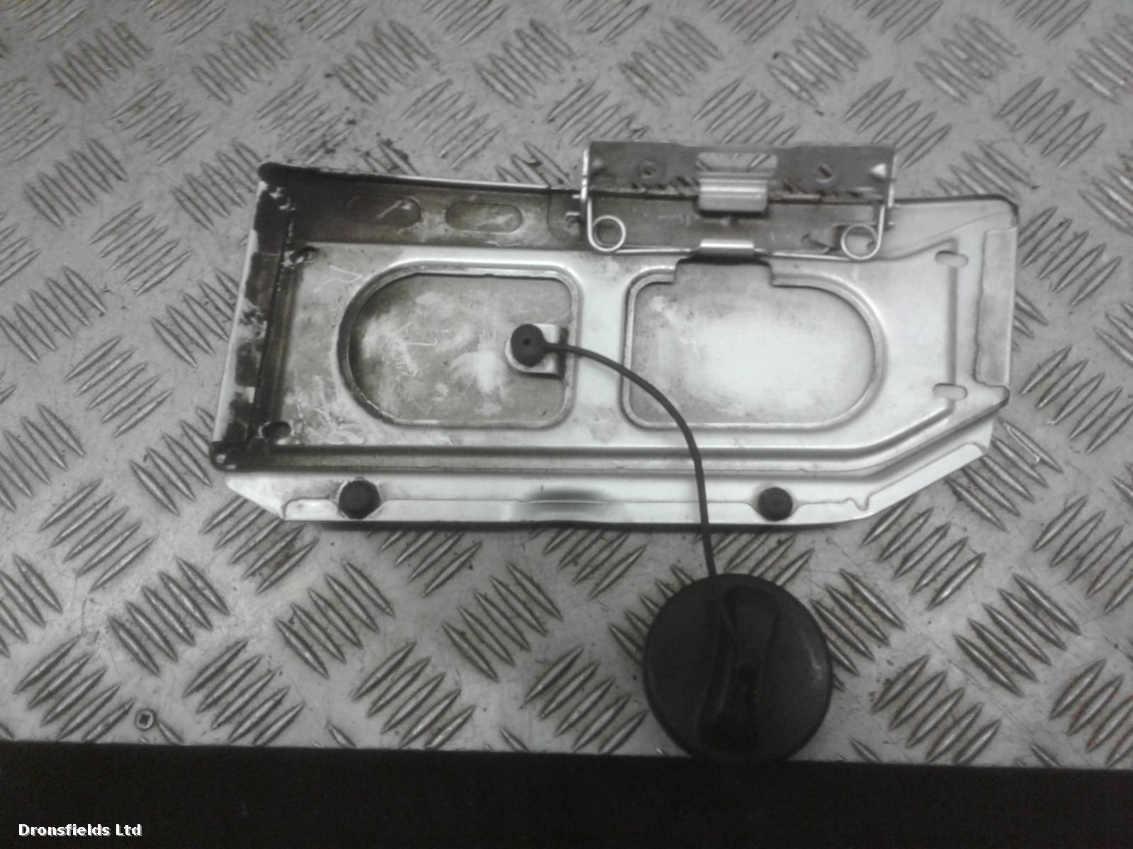 View Auto part Fuelcap Mercedes Sprinter 2016