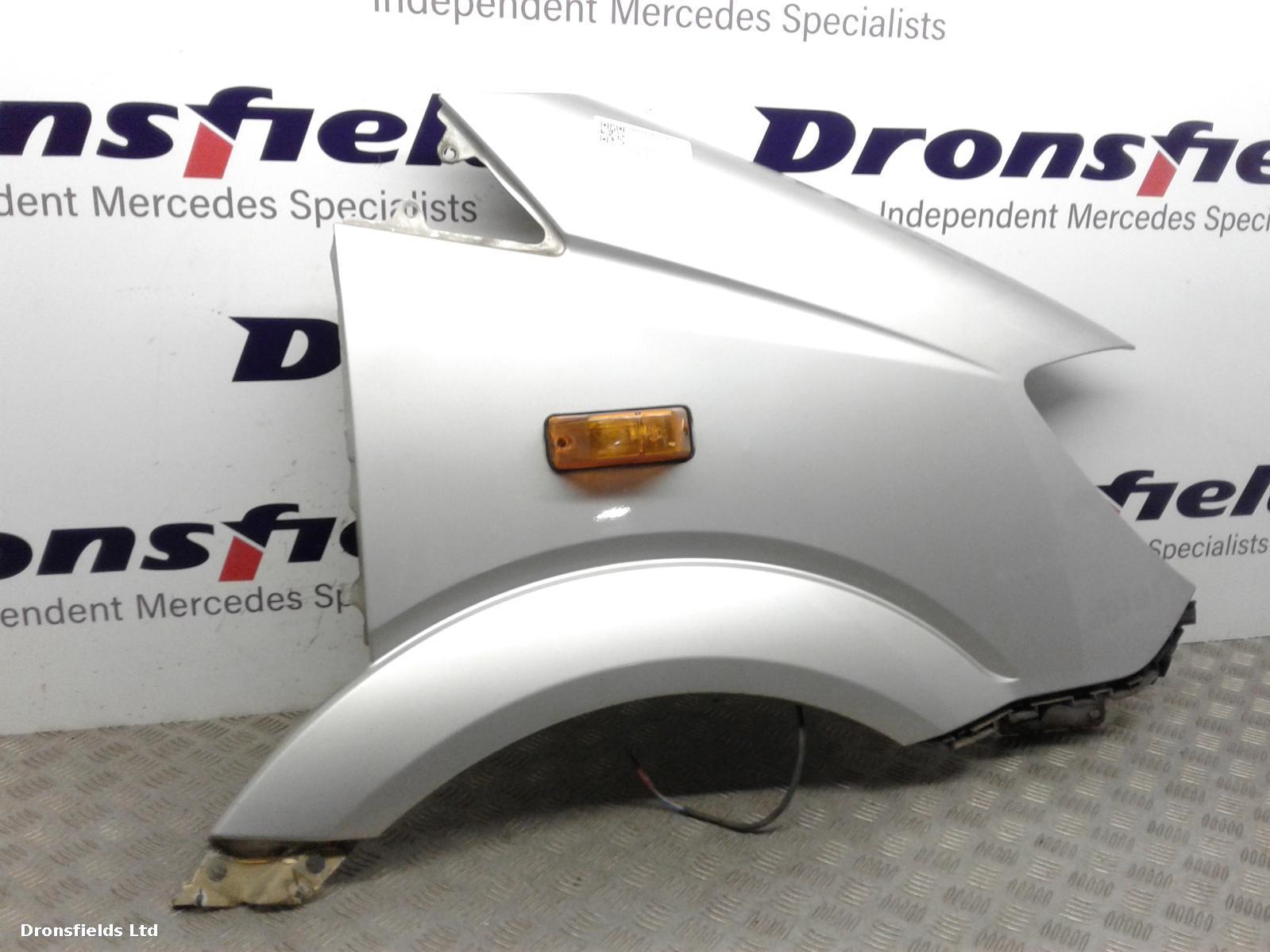 View Auto part R Wing Mercedes Sprinter 2016