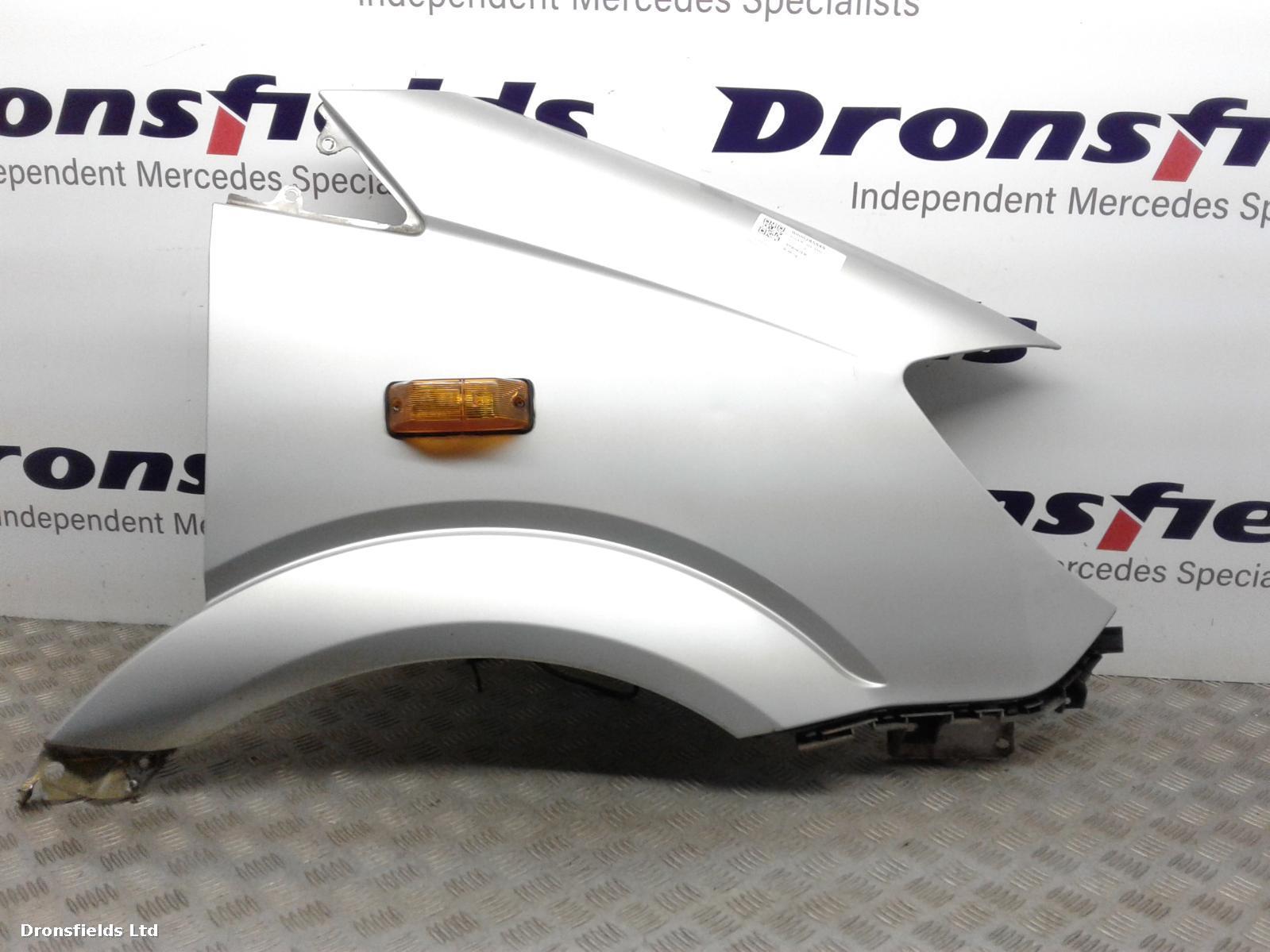 View Auto part R Wing Mercedes Sprinter 2016