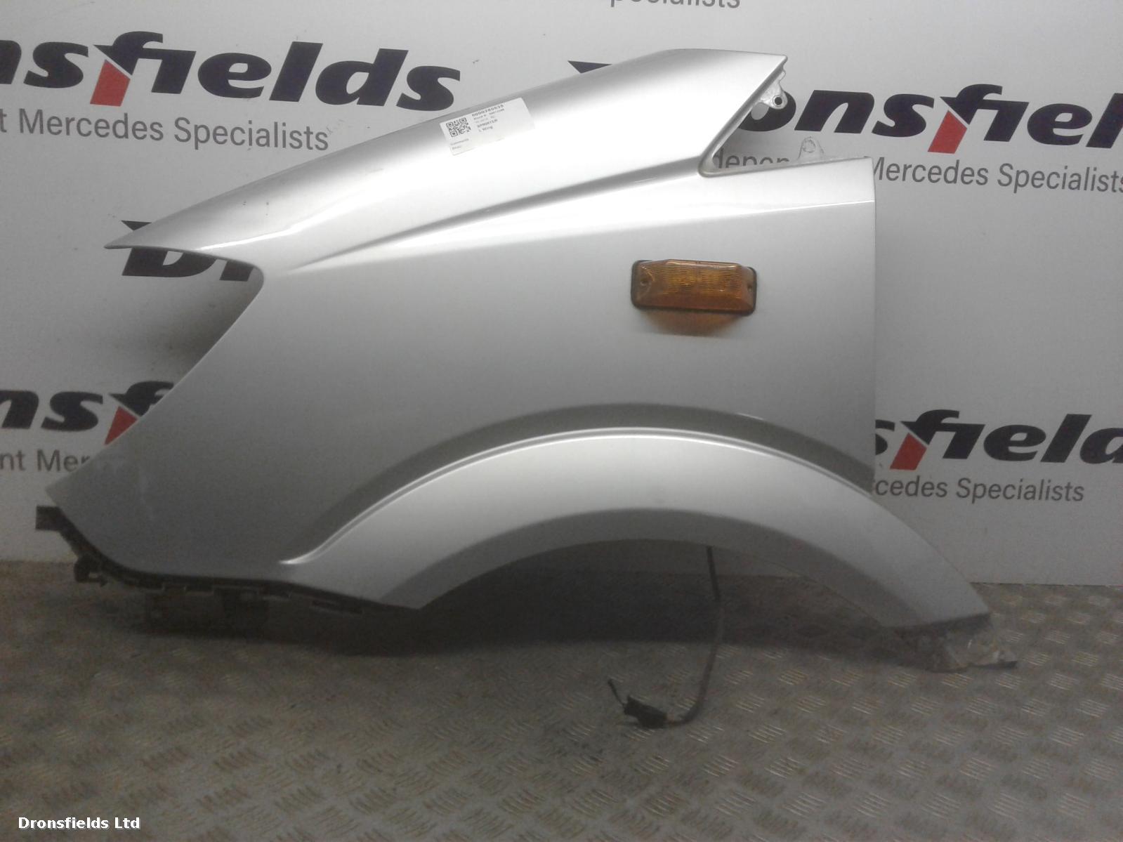 View Auto part L Wing Mercedes Sprinter 2016
