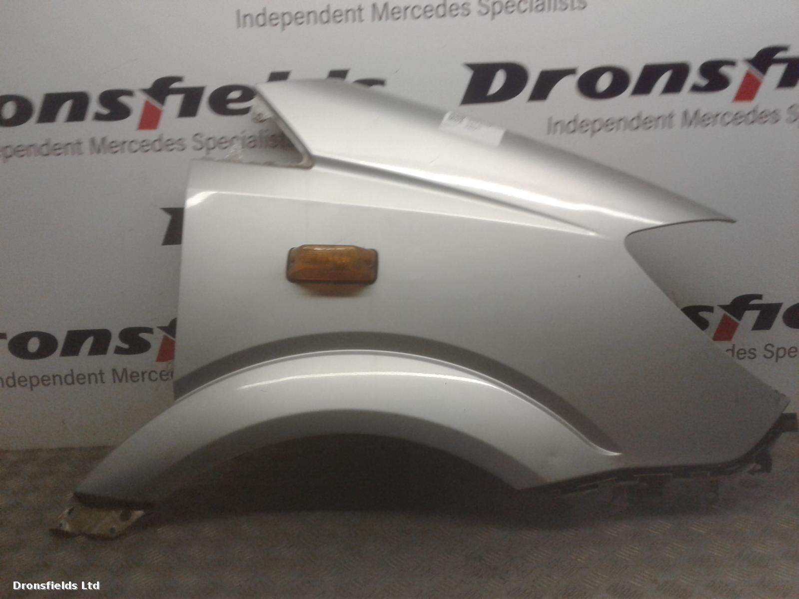View Auto part R Wing Mercedes Sprinter 2016