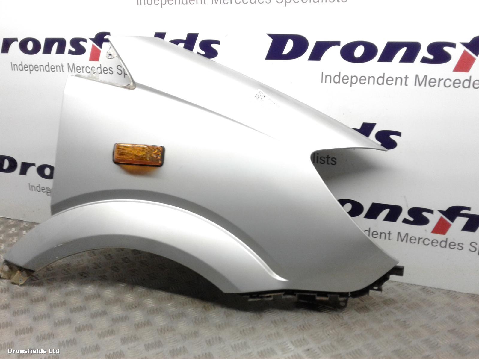 View Auto part R Wing Mercedes Sprinter 2016