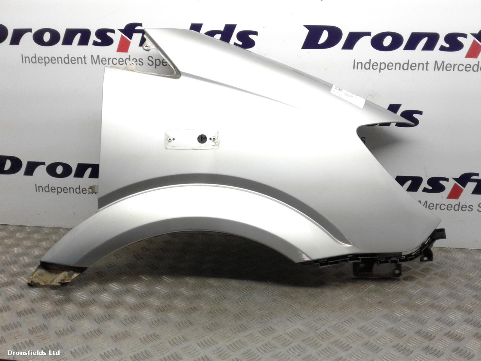 View Auto part R Wing Mercedes Sprinter 2016