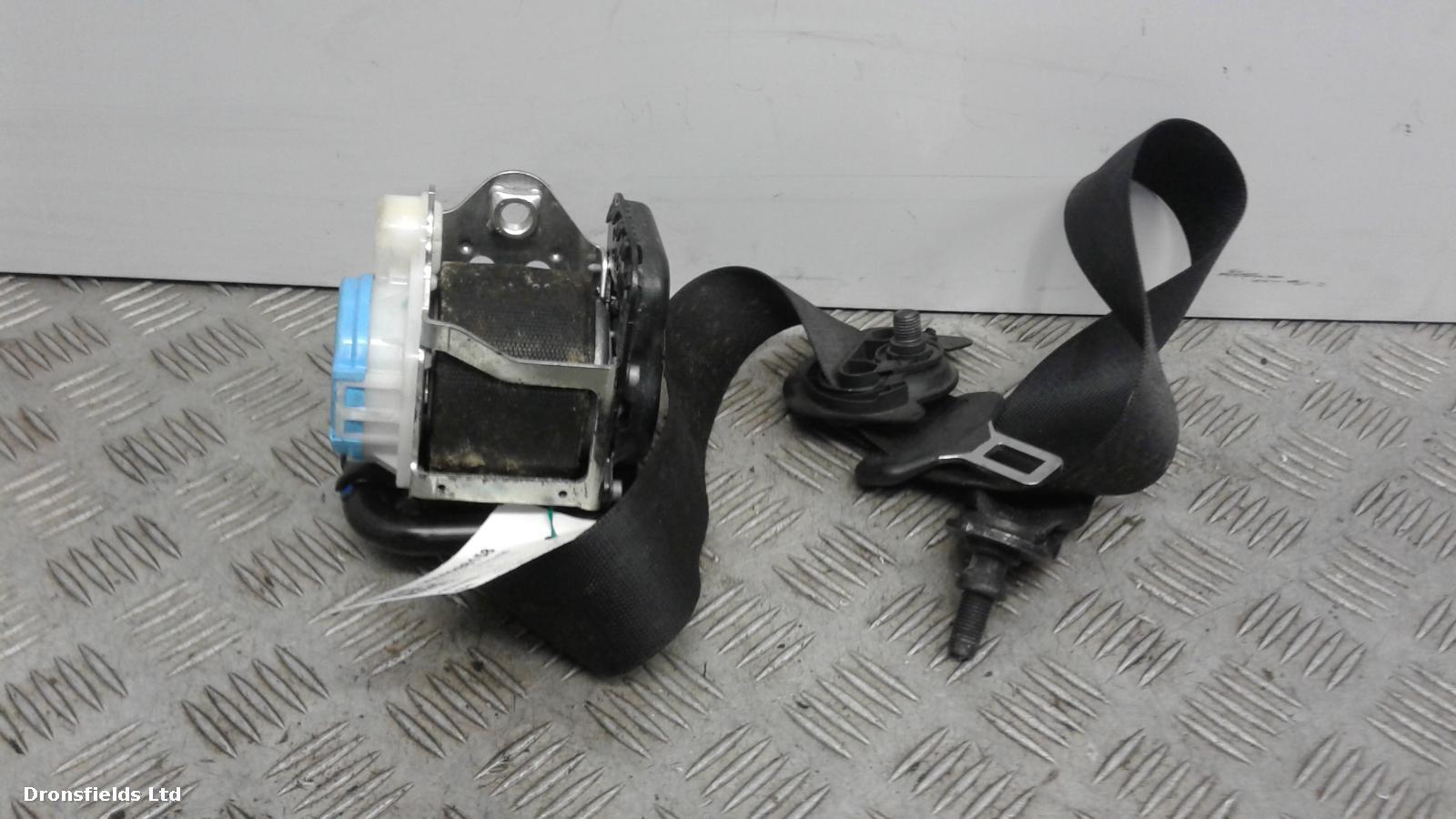 View Auto part Seat Belt Mercedes Cla 2015