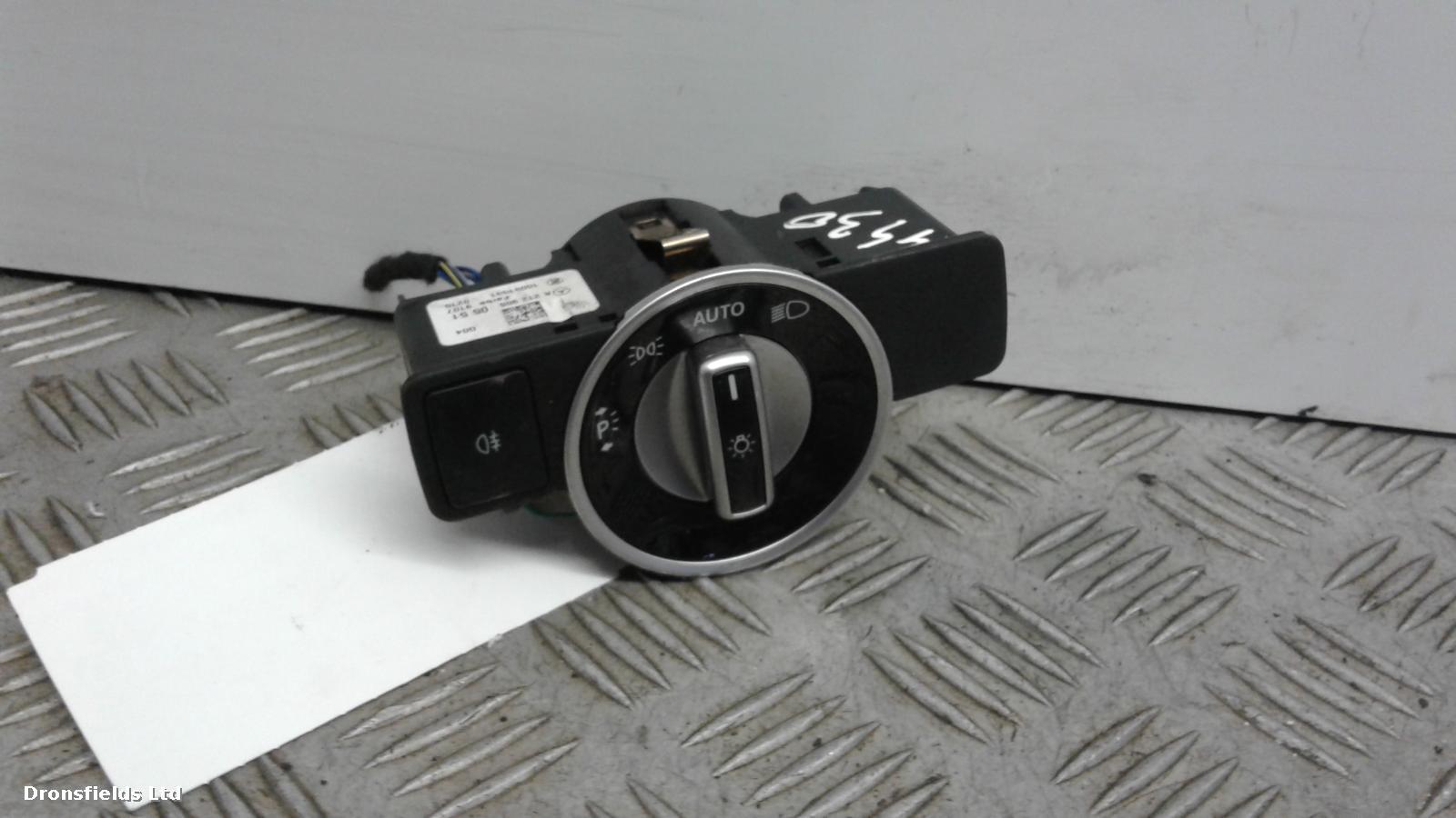 View Auto part Headlight Switch Mercedes Cla 2015