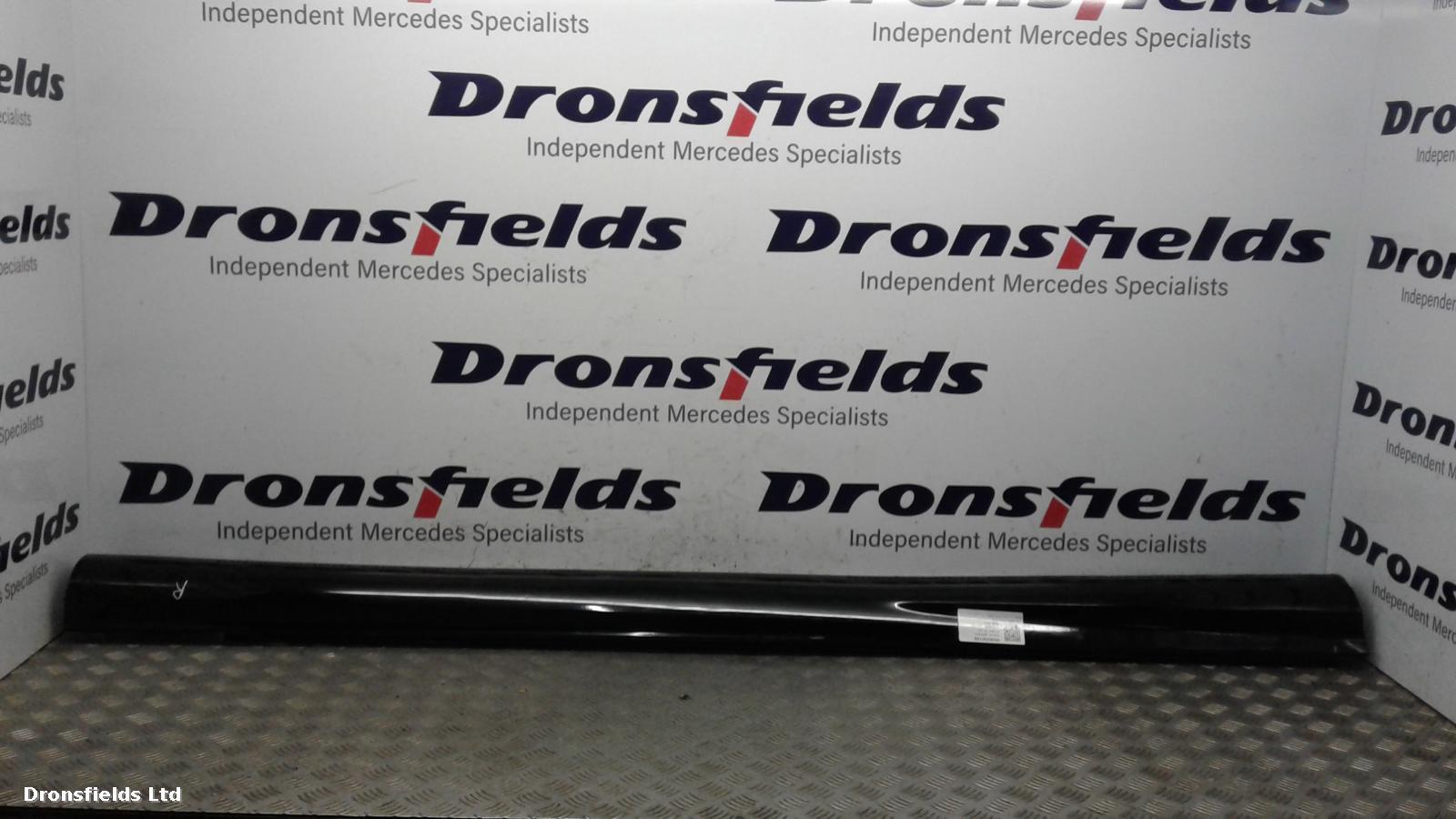 View Auto part Side Skirt Mercedes C Class 2008