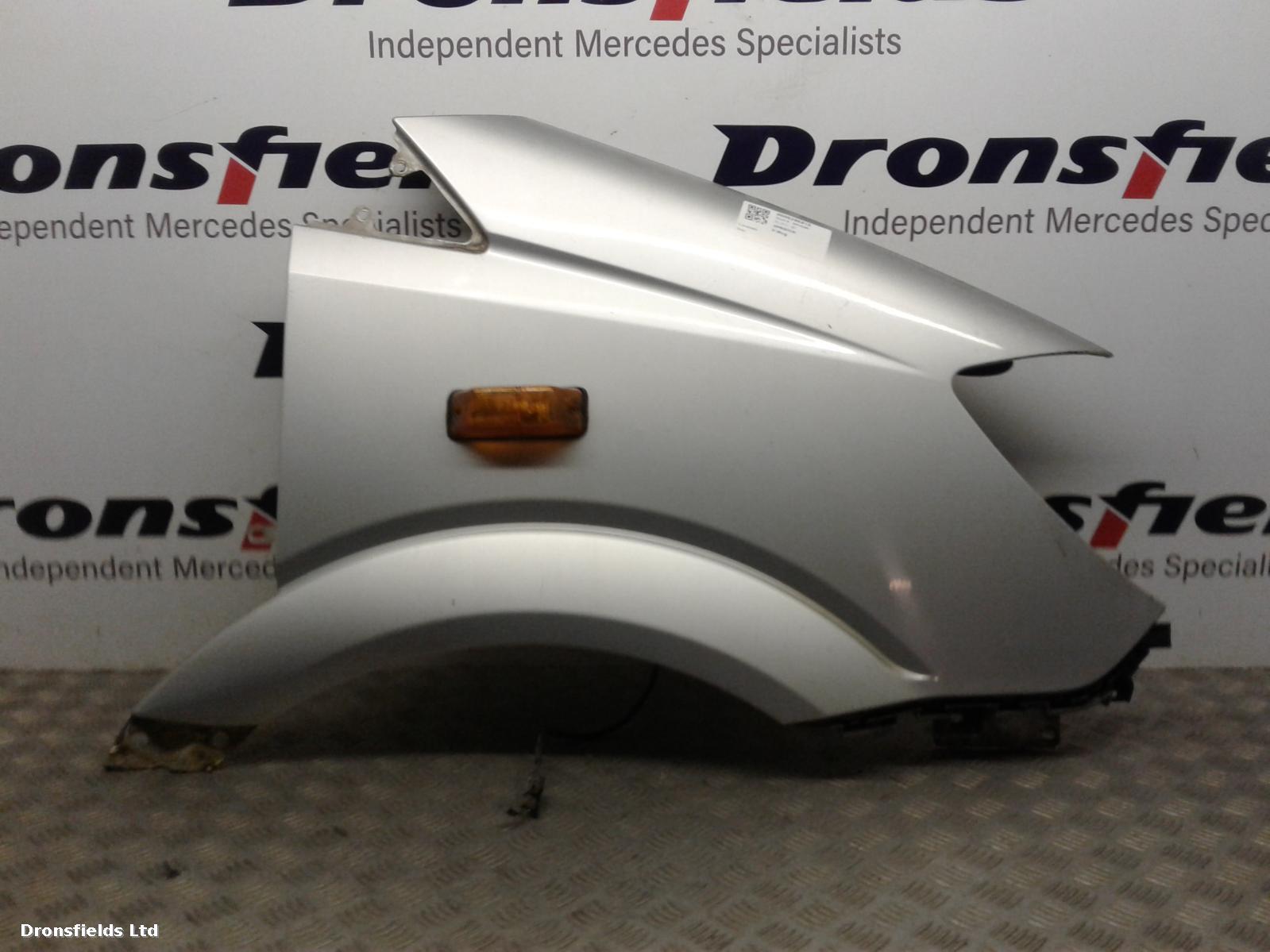View Auto part R Wing Mercedes Sprinter 2016