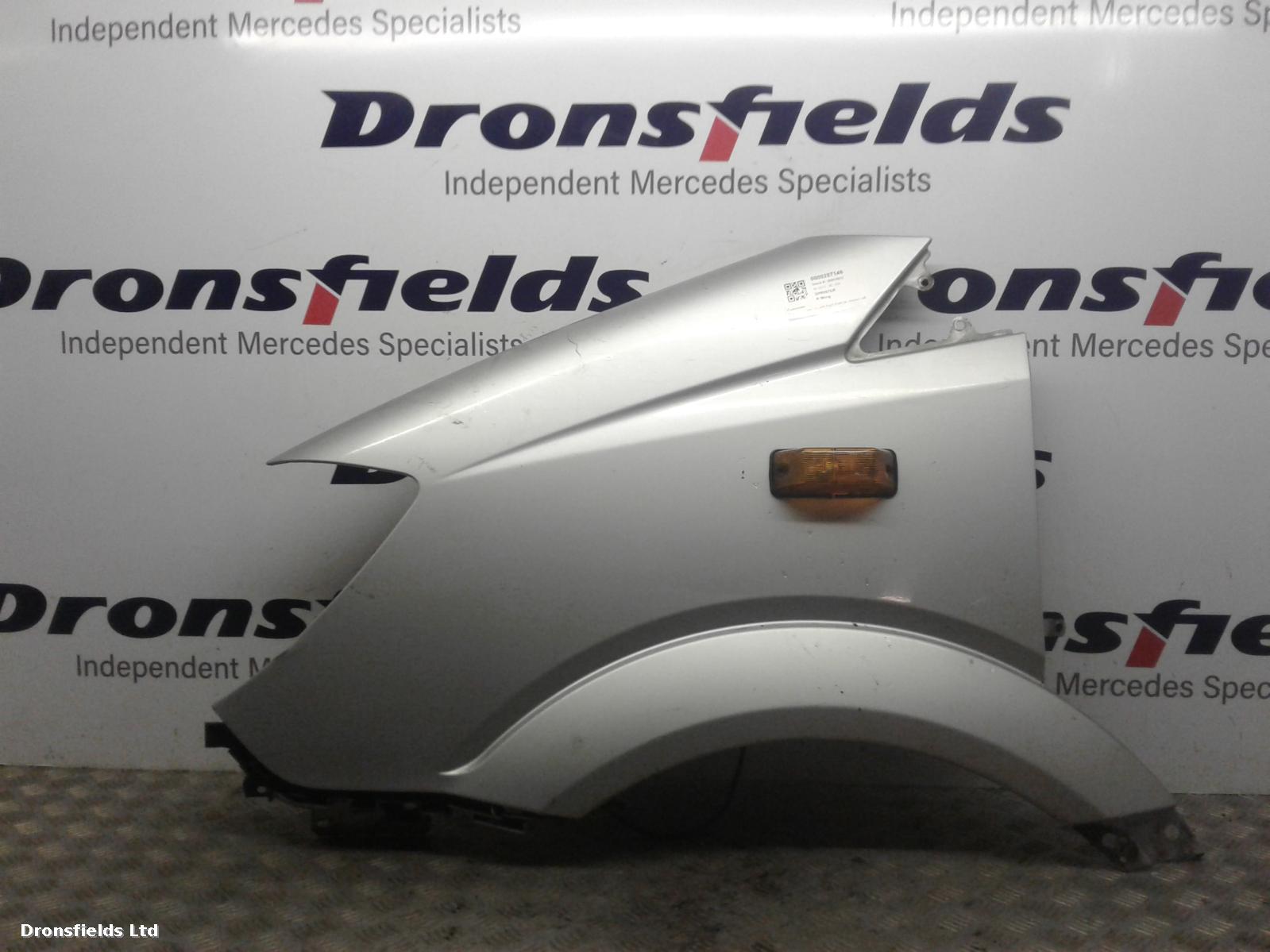 View Auto part R Wing Mercedes Sprinter 2016