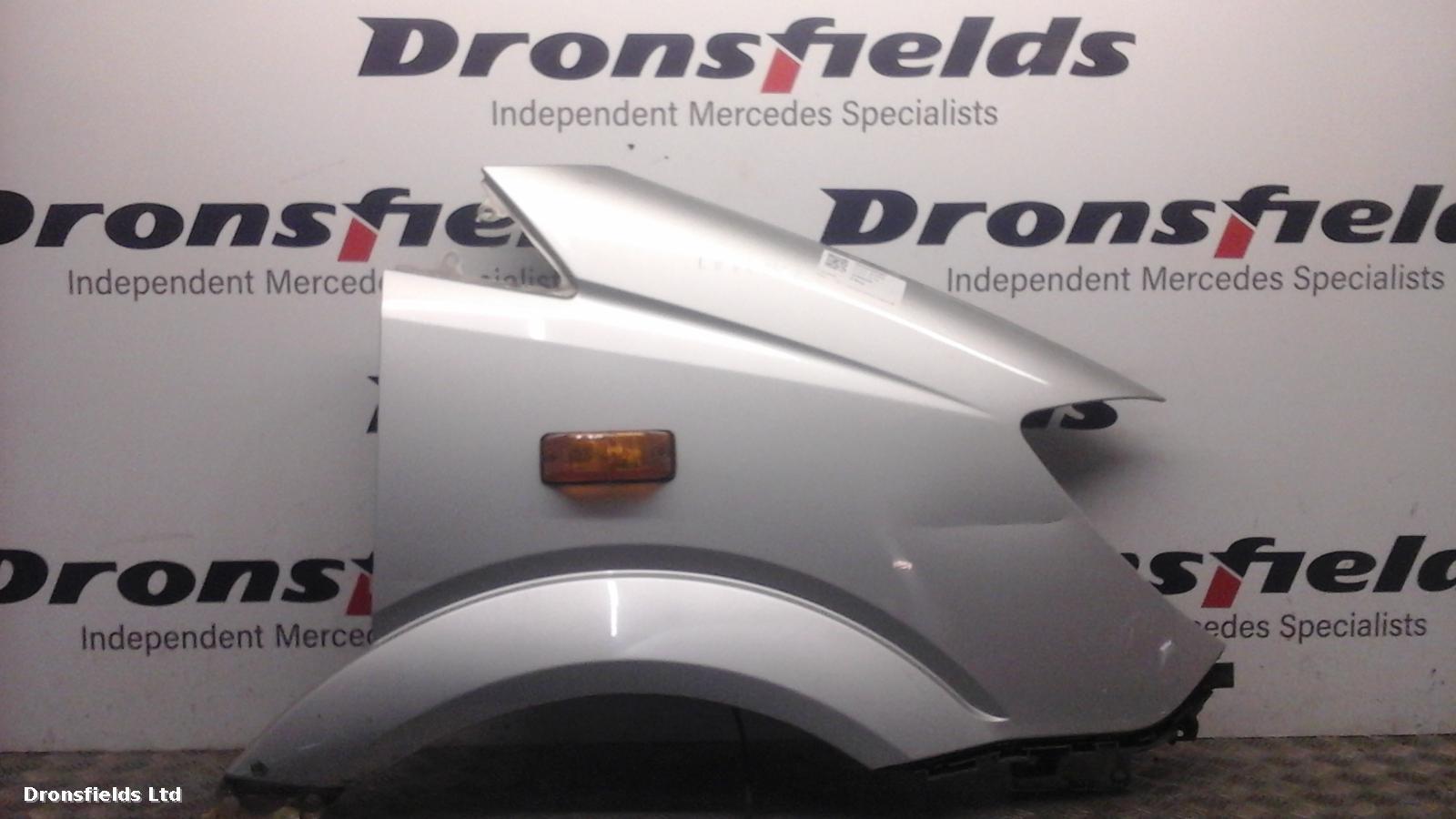 View Auto part R Wing Mercedes Sprinter 2016