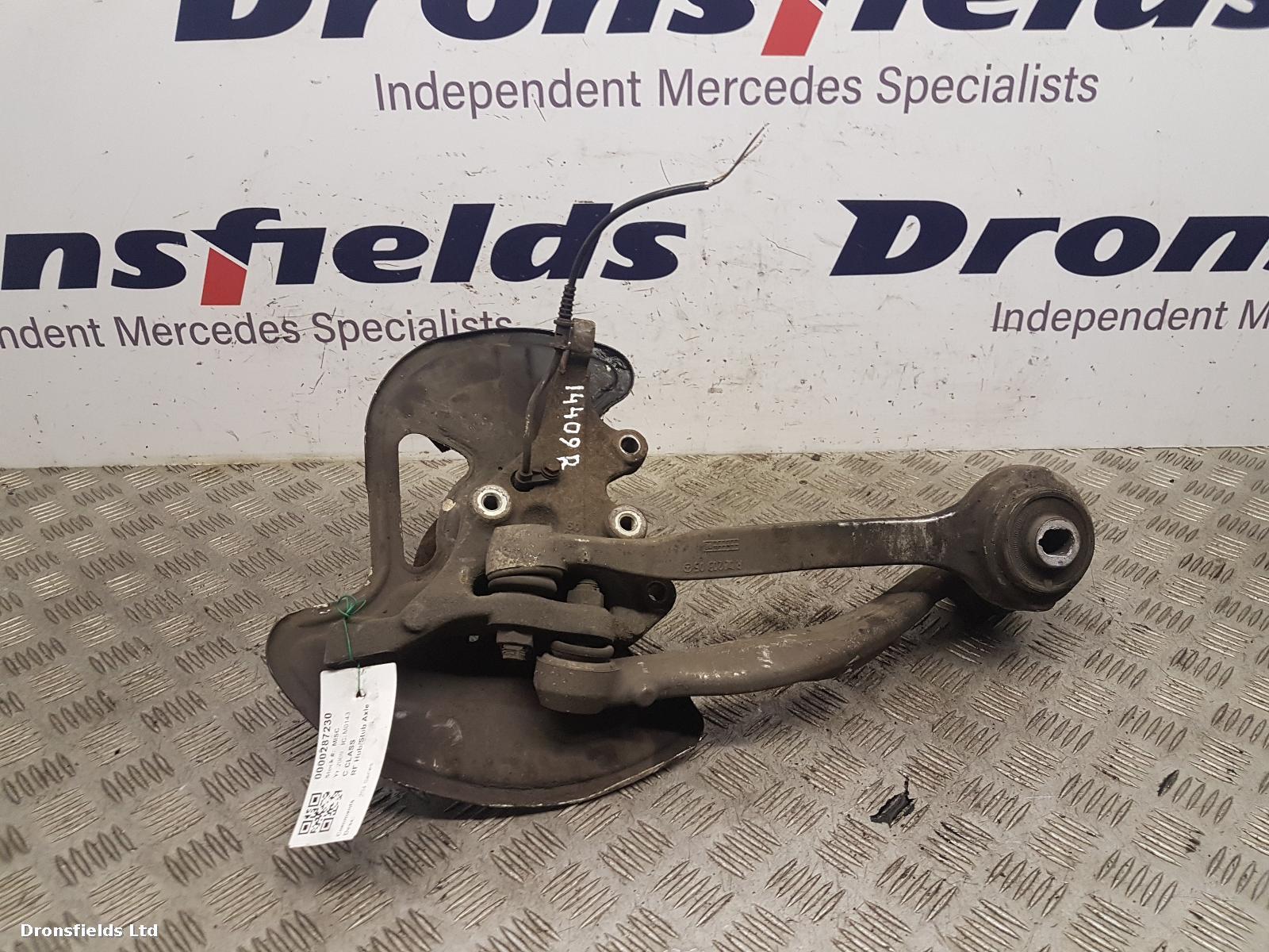 View Auto part RF Hub/Stub Axle Assembly Mercedes C Class 2009