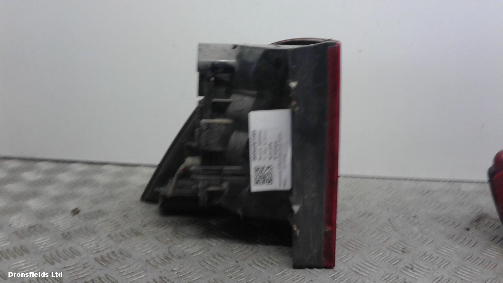 View Auto part R Taillight Mercedes M Class 1999