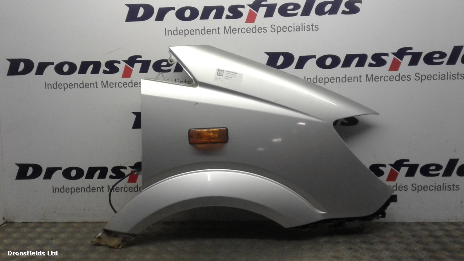 View Auto part R Wing Mercedes Sprinter 2016