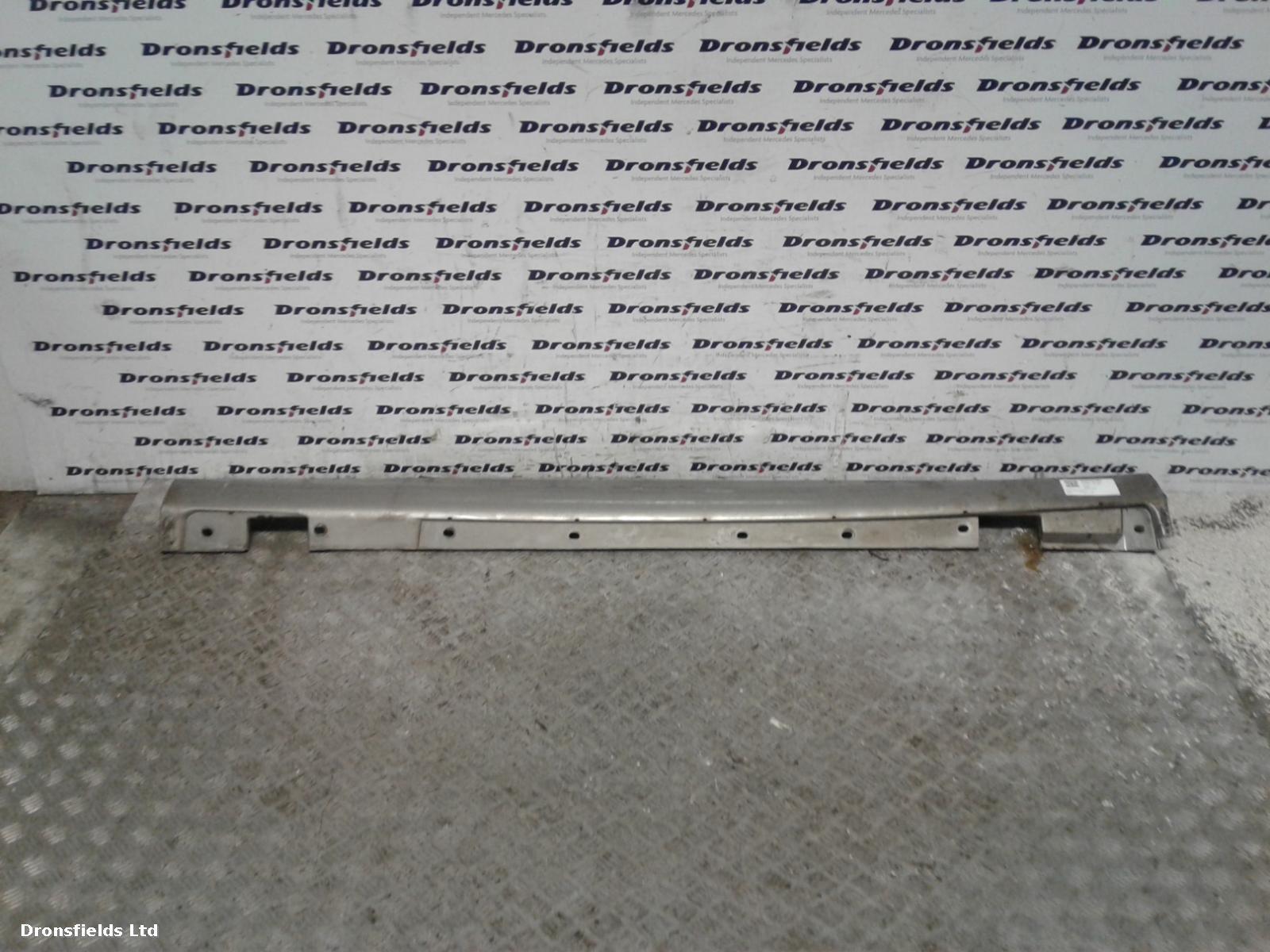 View Auto part Side Skirt Mercedes Clk 2003