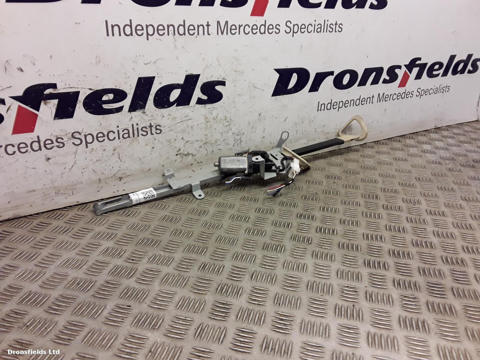 View Auto part Seat Belt Motor Mercedes Clk 2003