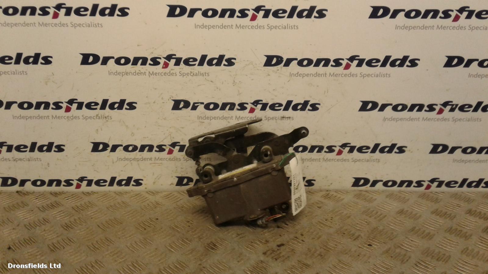 View Auto part Bonnet Hinge Mercedes E Class 2010