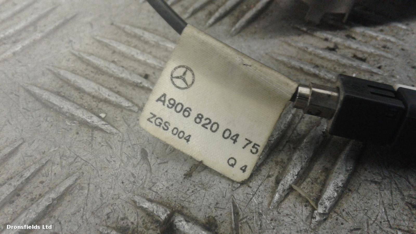 View Auto part Antenna Mercedes Sprinter 2016