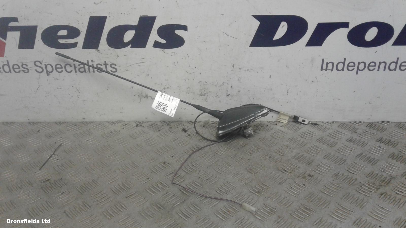 View Auto part Antenna Mercedes Sprinter 2016