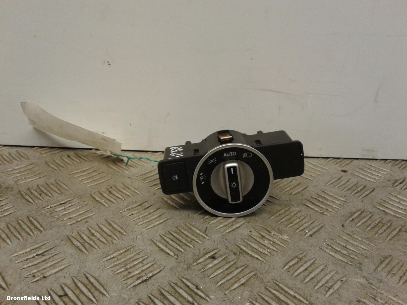 View Auto part Headlight Switch Mercedes C Class 2012