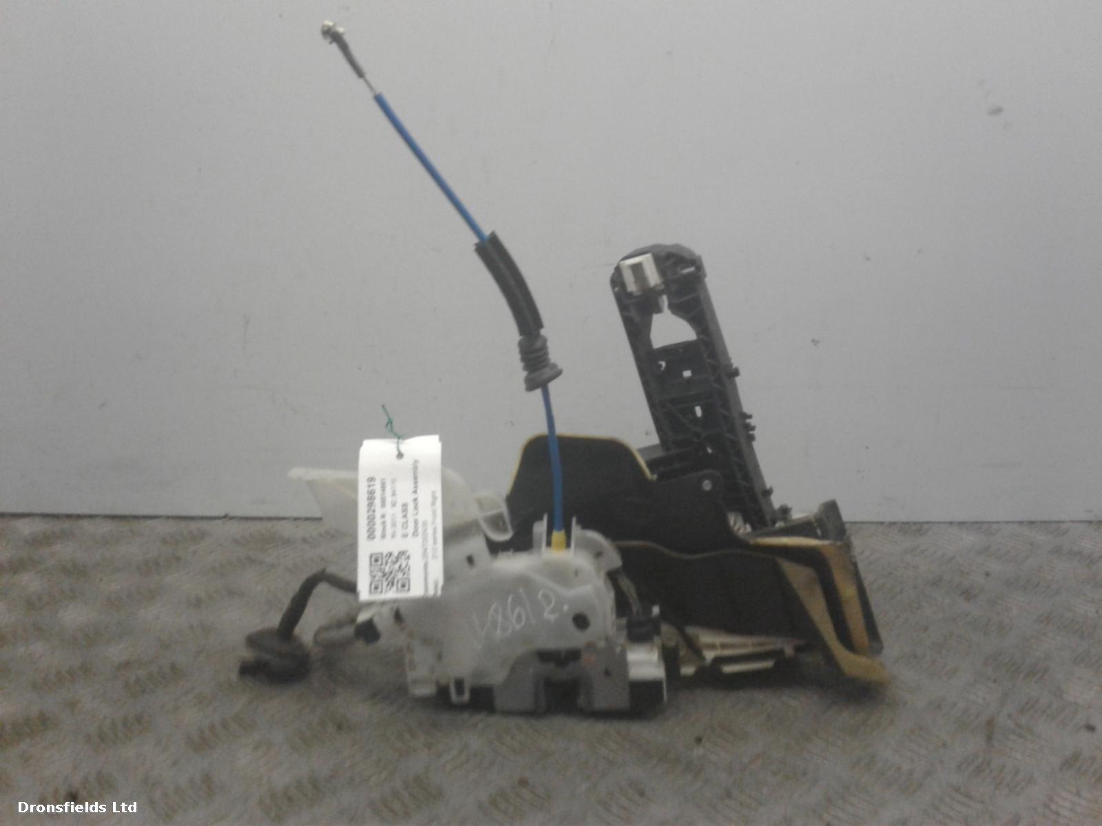 View Auto part Door Lock Assembly Mercedes E Class 2011