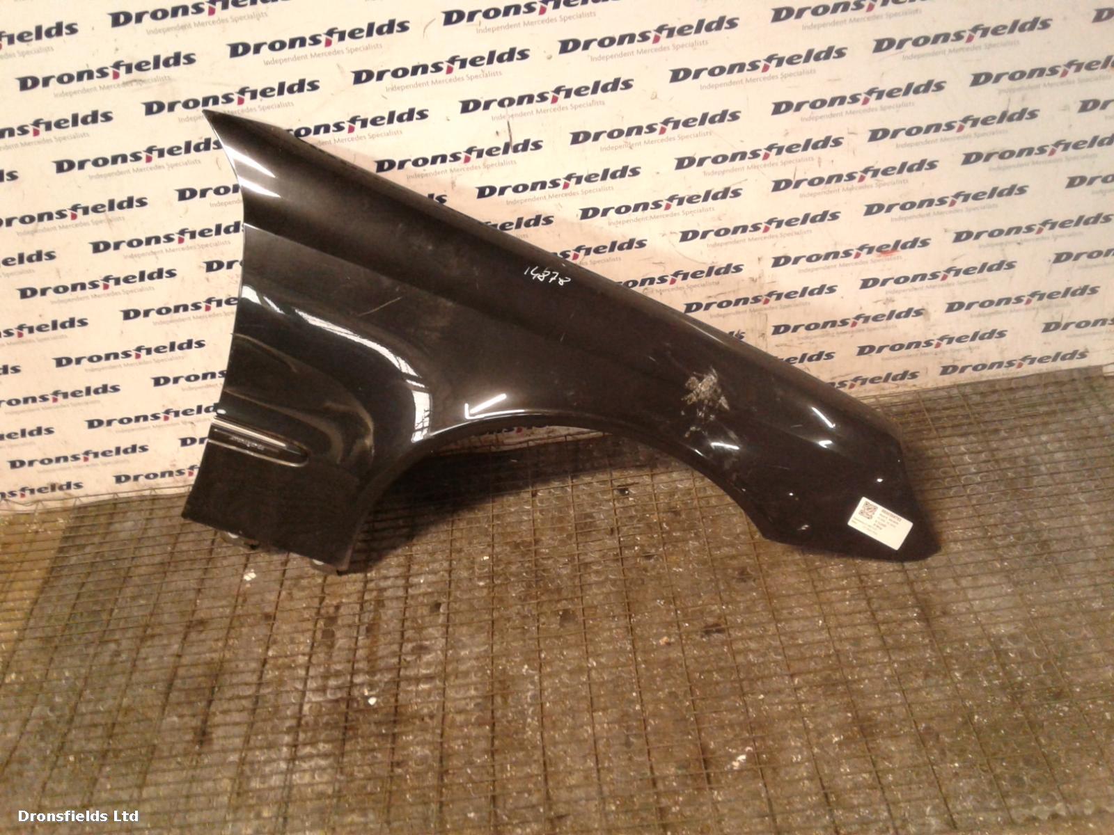 View Auto part R Wing Mercedes E Class 2008