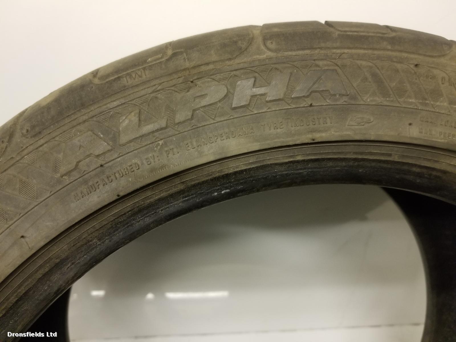 View Auto part Tyre Mercedes C Class 2015
