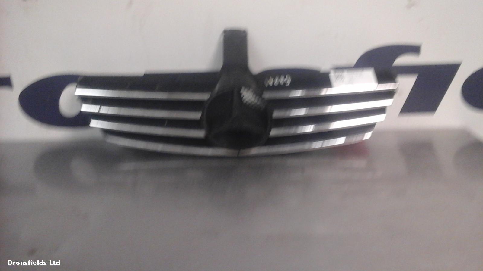 View Auto part Grille Mercedes Clk 2005