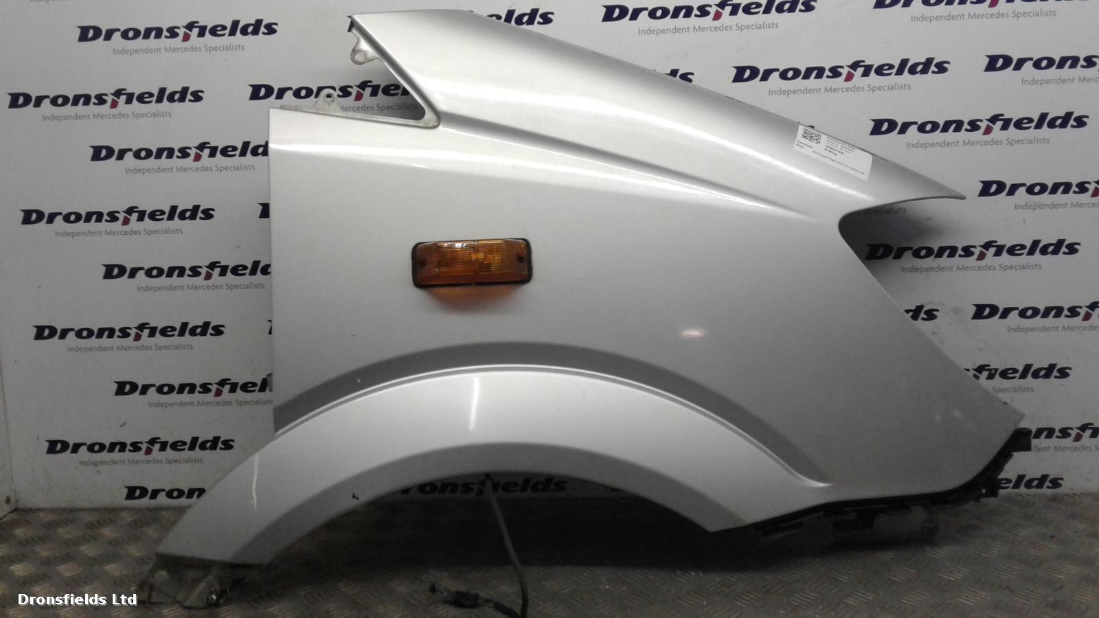 View Auto part R Wing Mercedes Sprinter 2016