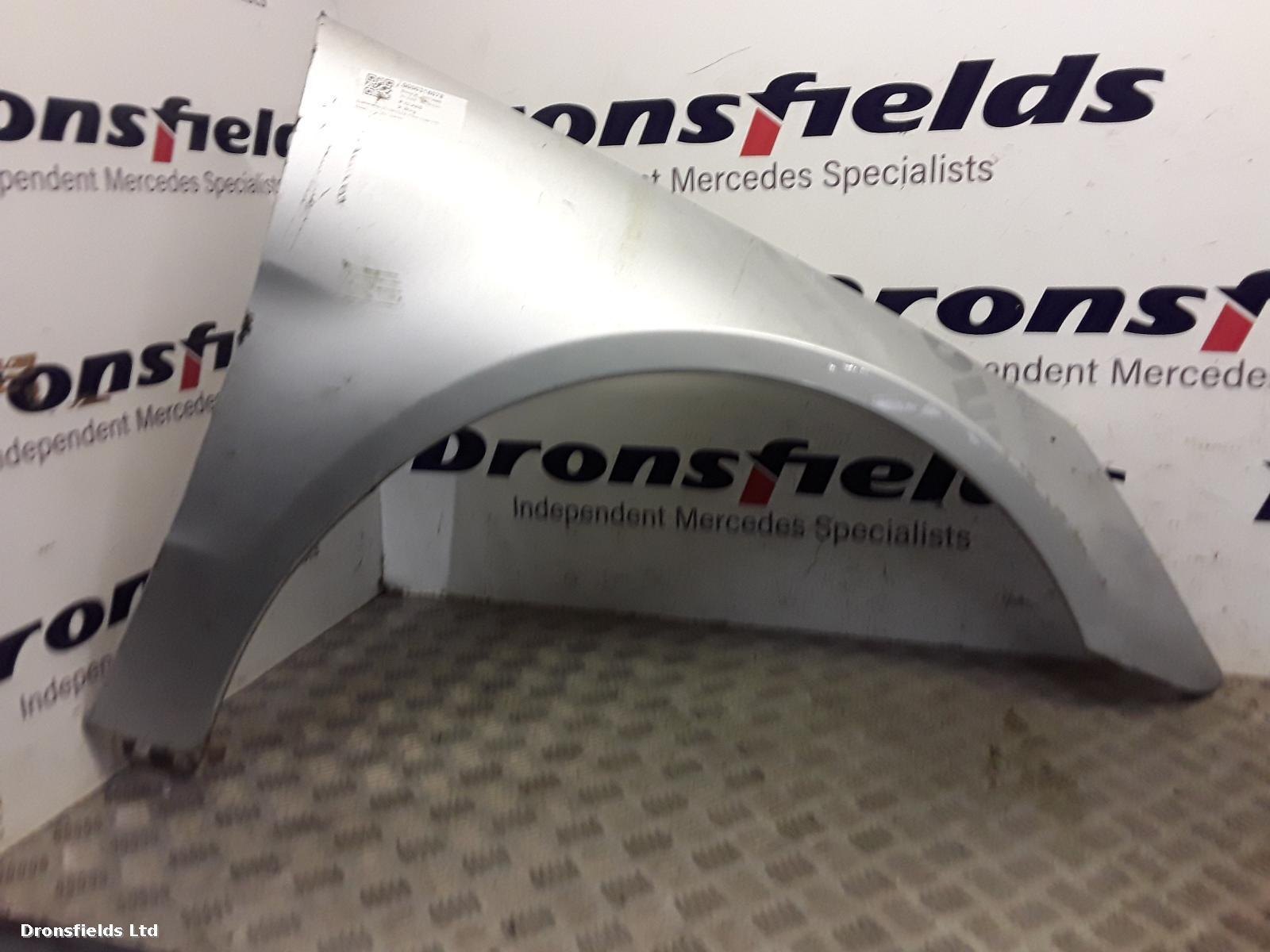 View Auto part R Wing Mercedes R Class 2006