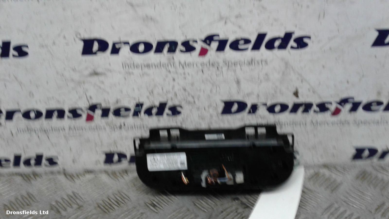 View Auto part Heater/AC Controller Mercedes C Class 2010